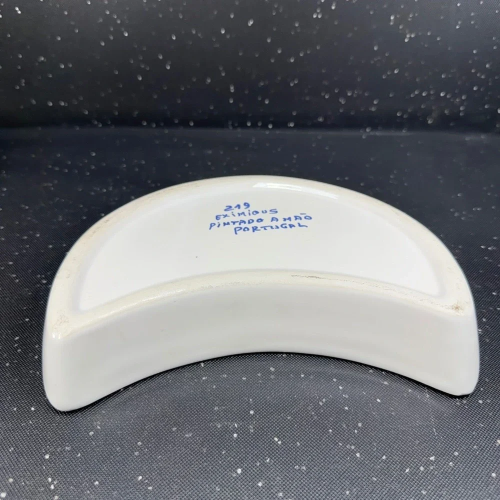 Eximious Portugal Hand Painted Blue White Squirrel Crescent Bone Dish Plate Dish